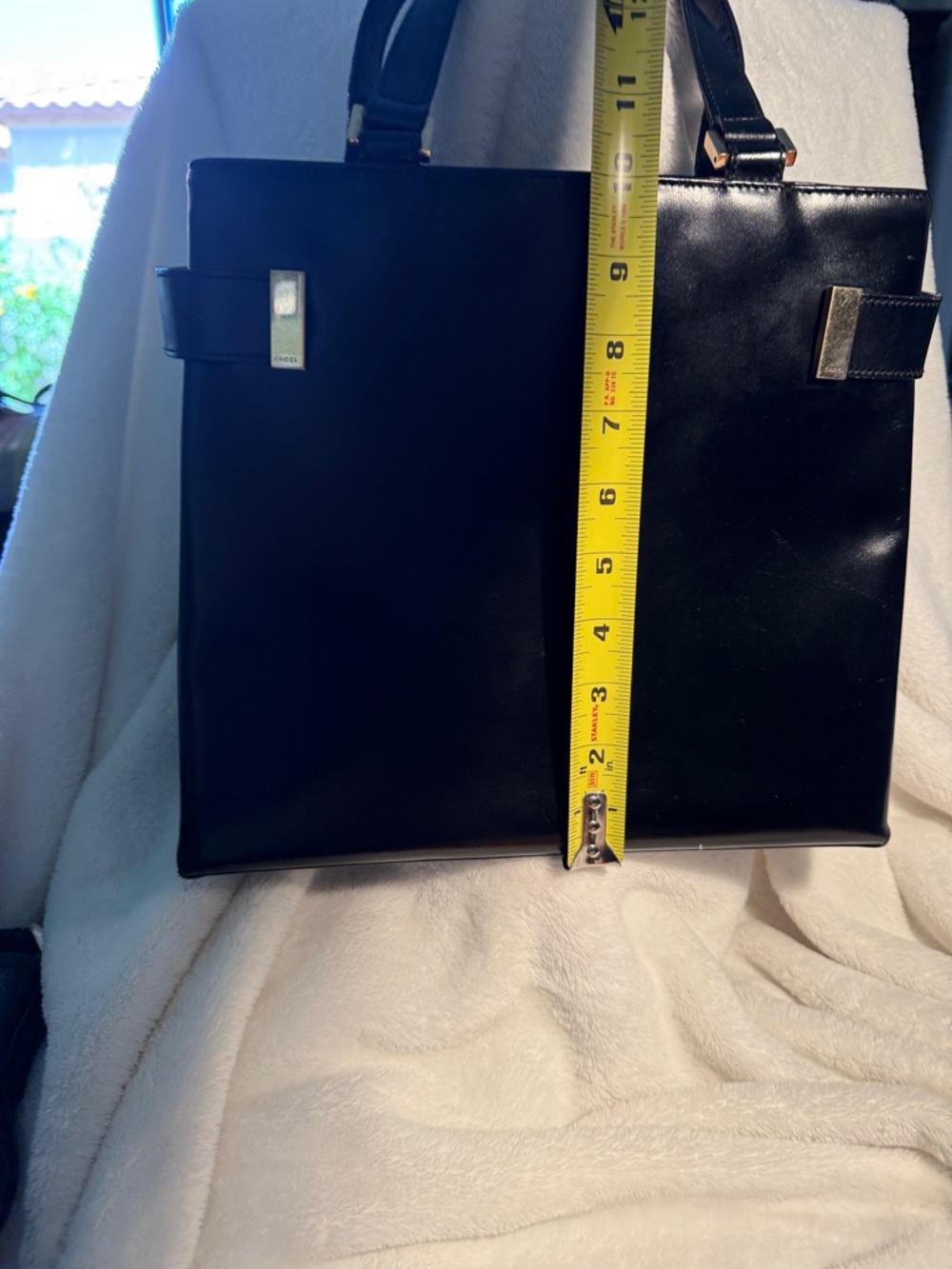 Genuine Gucci Black Leather Tote with Gold Hardware - Picture 3 of 12